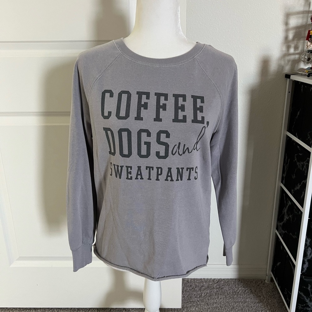 EUC Gray Graphic Women's Sweatshirt Extra Small